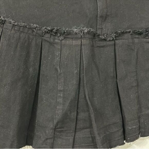 Blank NYC Black Mini Pleated Black
Skirt(Size 30) - Picture 10 of 11